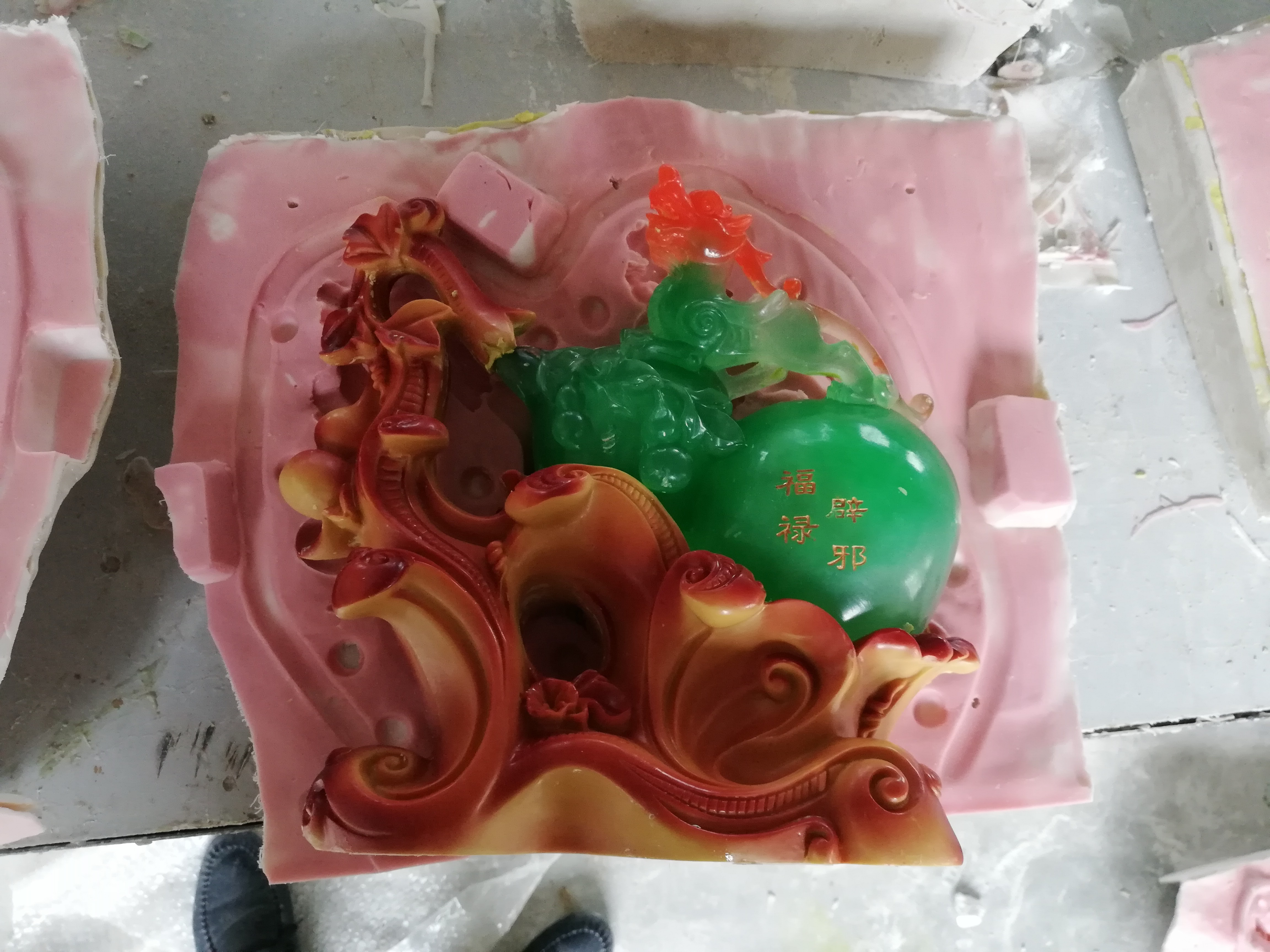工業(yè)級模具硅膠不耐高溫怎么辦？